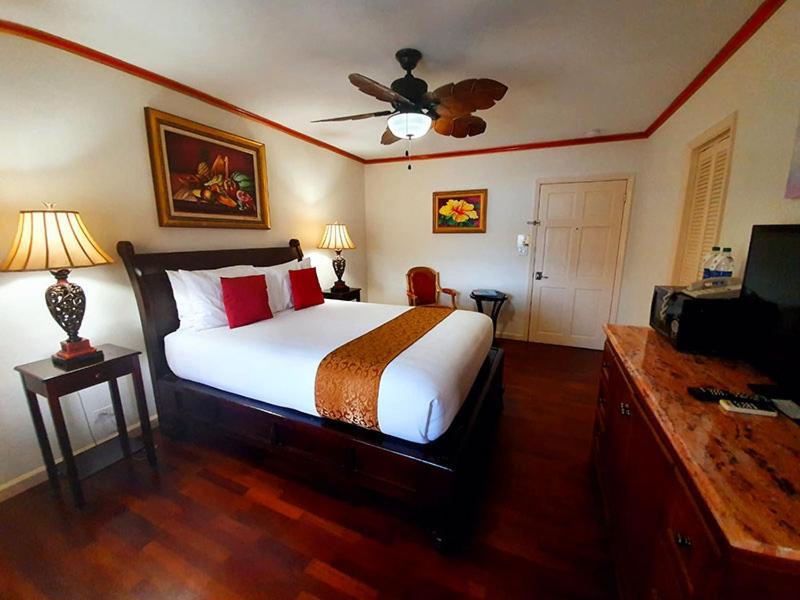 Onyx Room,676768200:JPEG