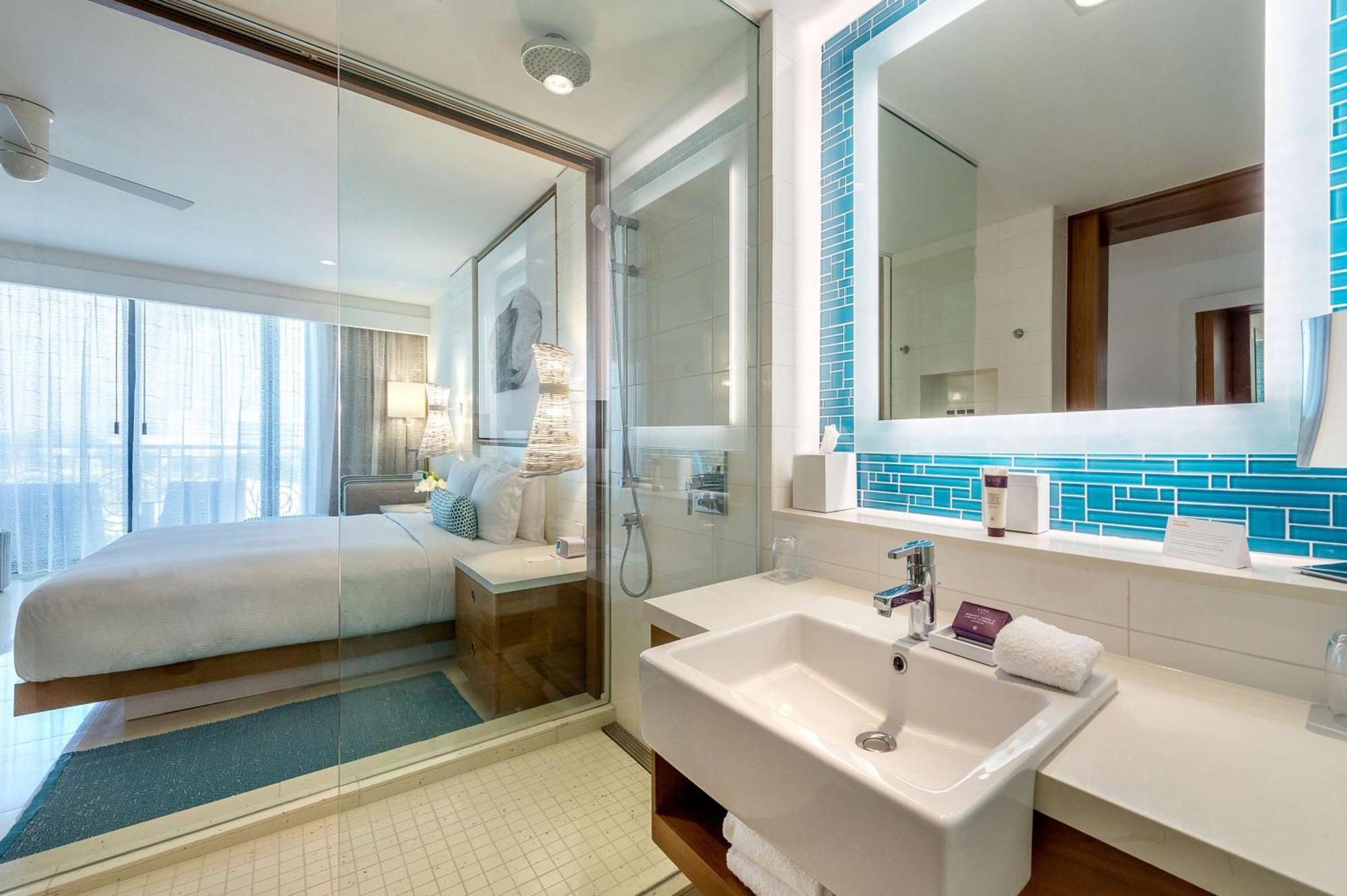 Three-Bedroom Ocean View Residence Three King-Bedded Rooms