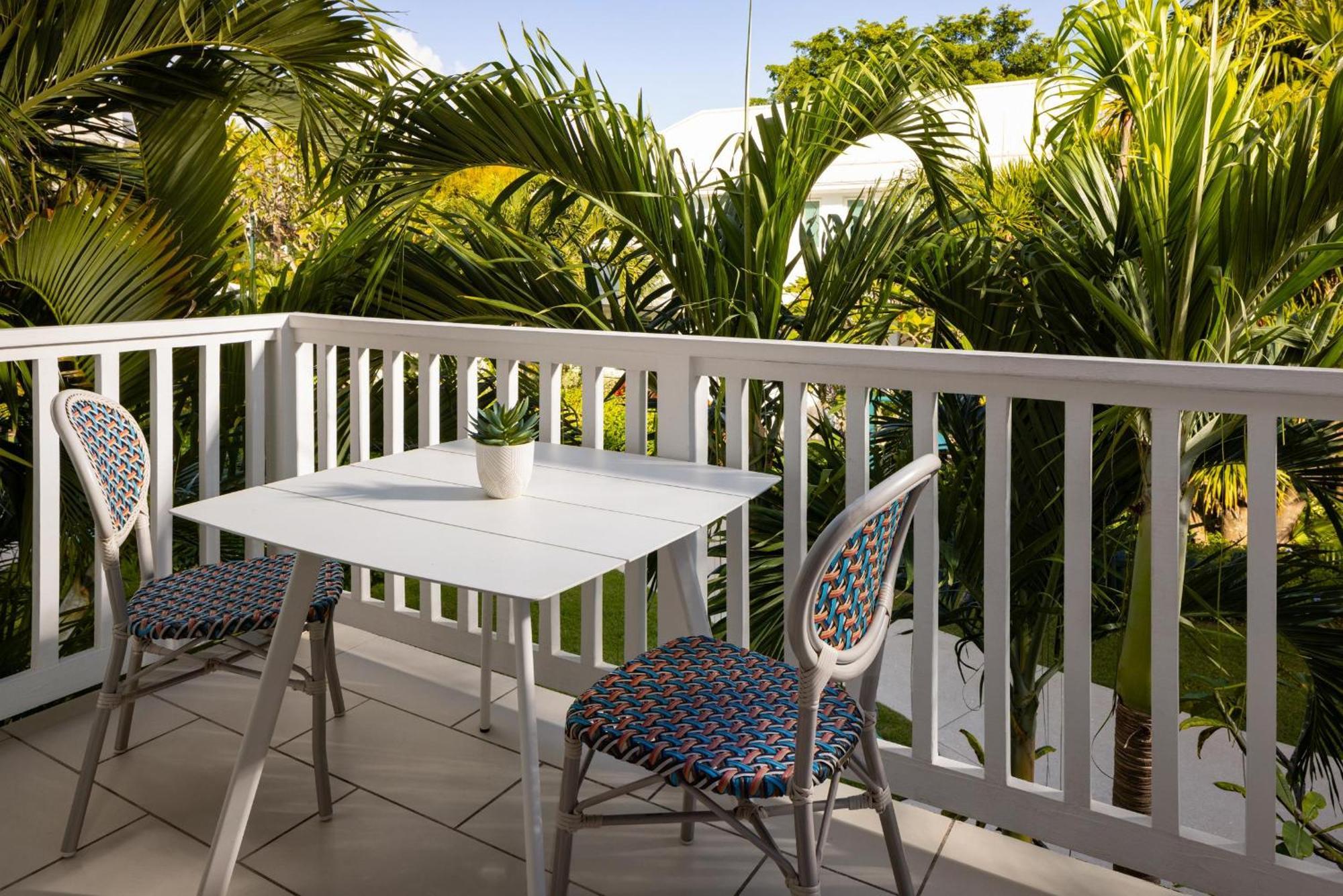 Island Village Honeymoon Luxury Villa Room,1645690601:JPEG